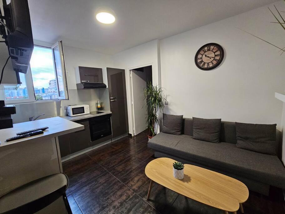 Appartement Proche Metro Paris Pantin Bagian luar foto